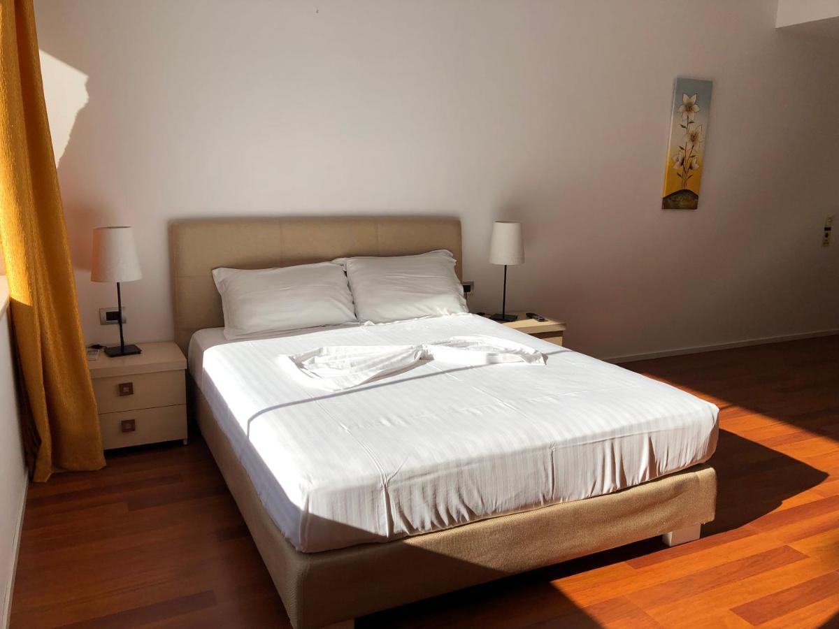 Nemesis Hotel ساراندا المظهر الخارجي الصورة