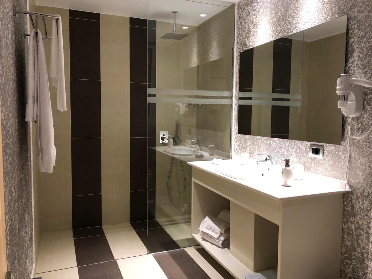 Nemesis Hotel ساراندا المظهر الخارجي الصورة