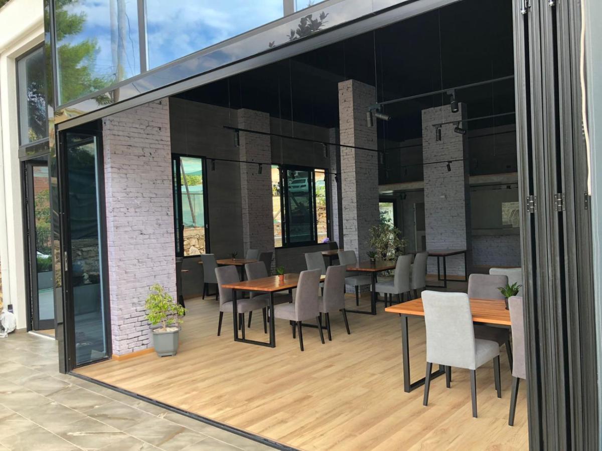 Nemesis Hotel ساراندا المظهر الخارجي الصورة