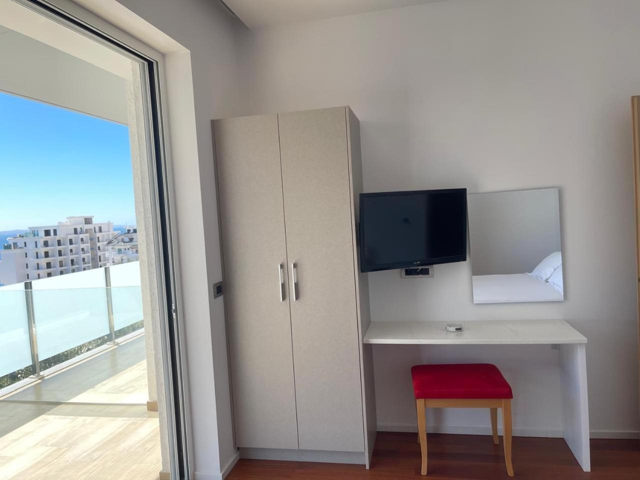 Nemesis Hotel ساراندا المظهر الخارجي الصورة