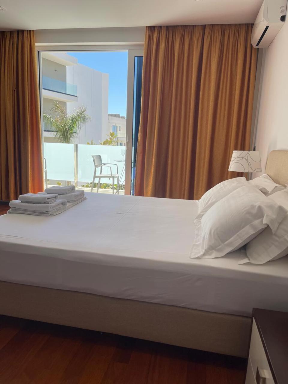 Nemesis Hotel ساراندا المظهر الخارجي الصورة