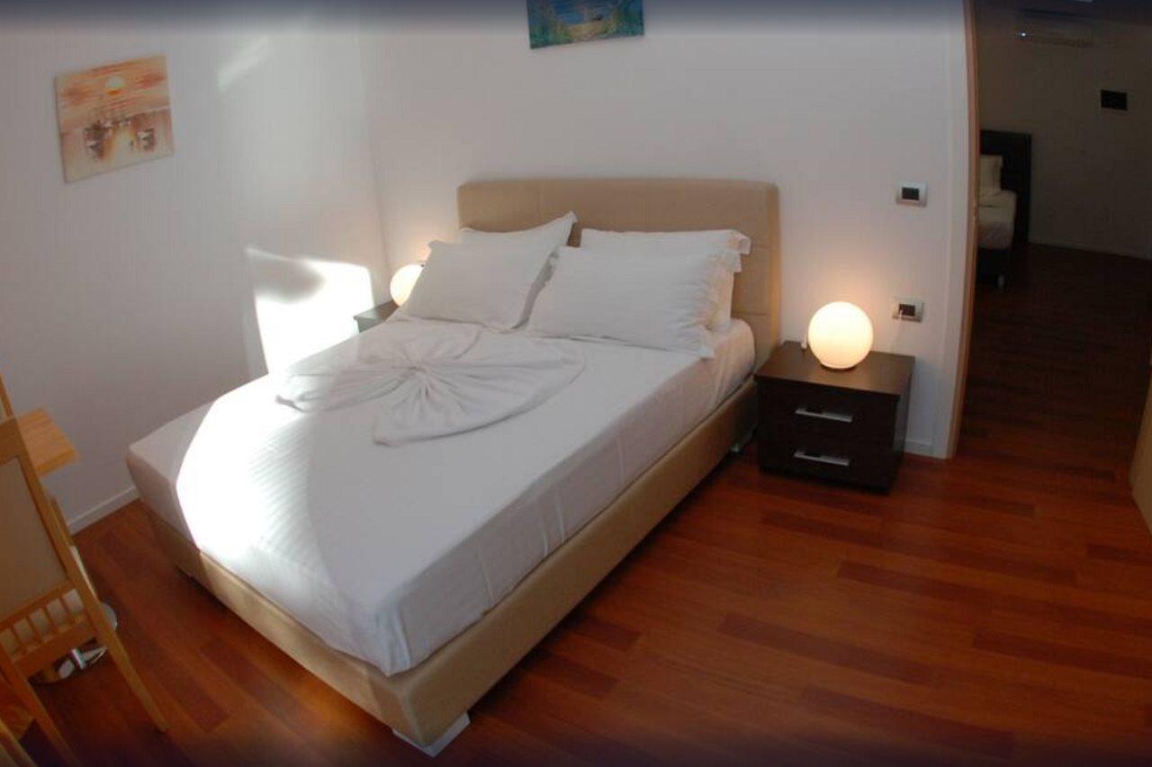 Nemesis Hotel ساراندا المظهر الخارجي الصورة