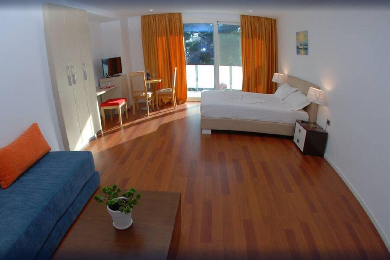 Nemesis Hotel ساراندا المظهر الخارجي الصورة